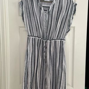 Time and tru size medium knee length dress with pockets.  EUC worn once